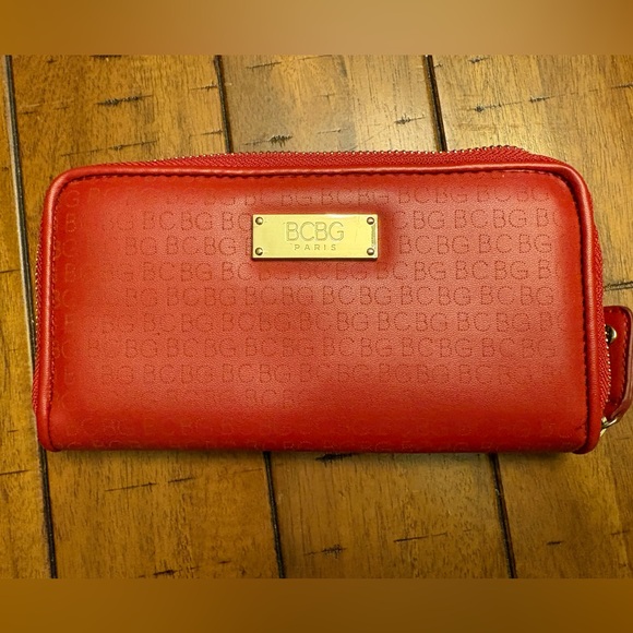 BCBG Red Bag set of 3! Tote, Purse and Wallet! - Picture 7 of 14